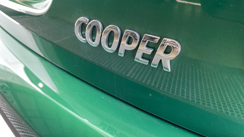 MINI Hatchback 1.5 Cooper Classic Premium 5dr Auto Petrol Hatchback